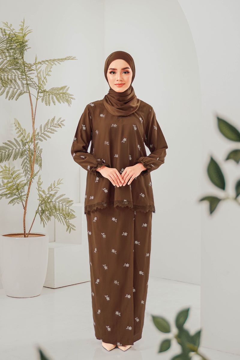 KAPAS AKASIA 01 - Rich Brown