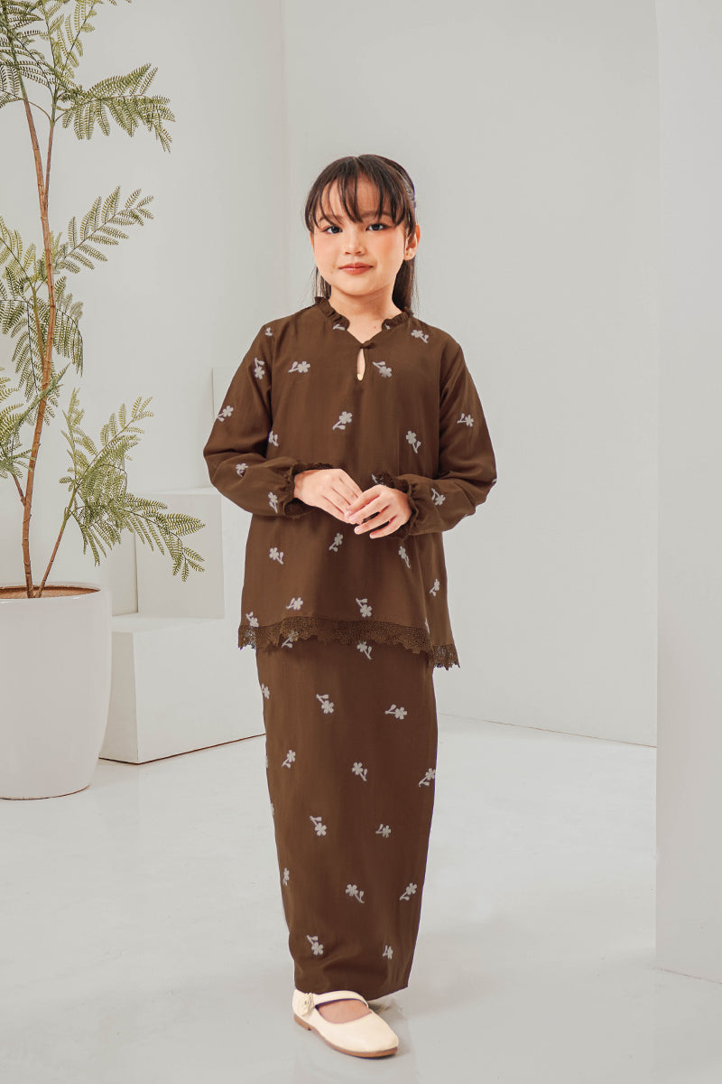 KAPAS AKASIA 01 KIDS - Rich Brown