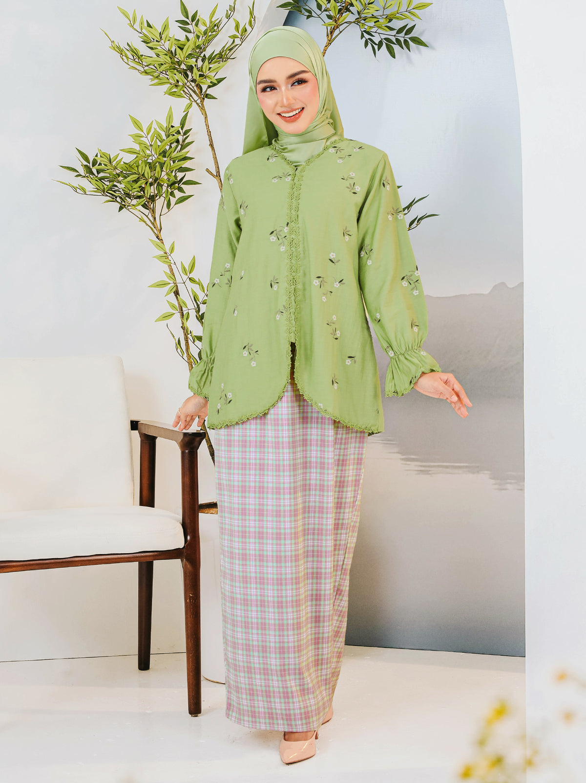 KAPAS DAHLIA 01 - Matcha Strawberry