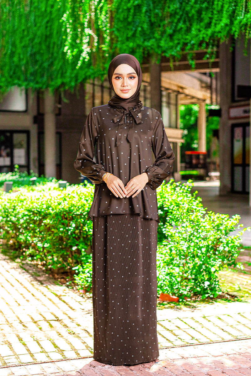 KASEH HANEE 02 - Rich Brown