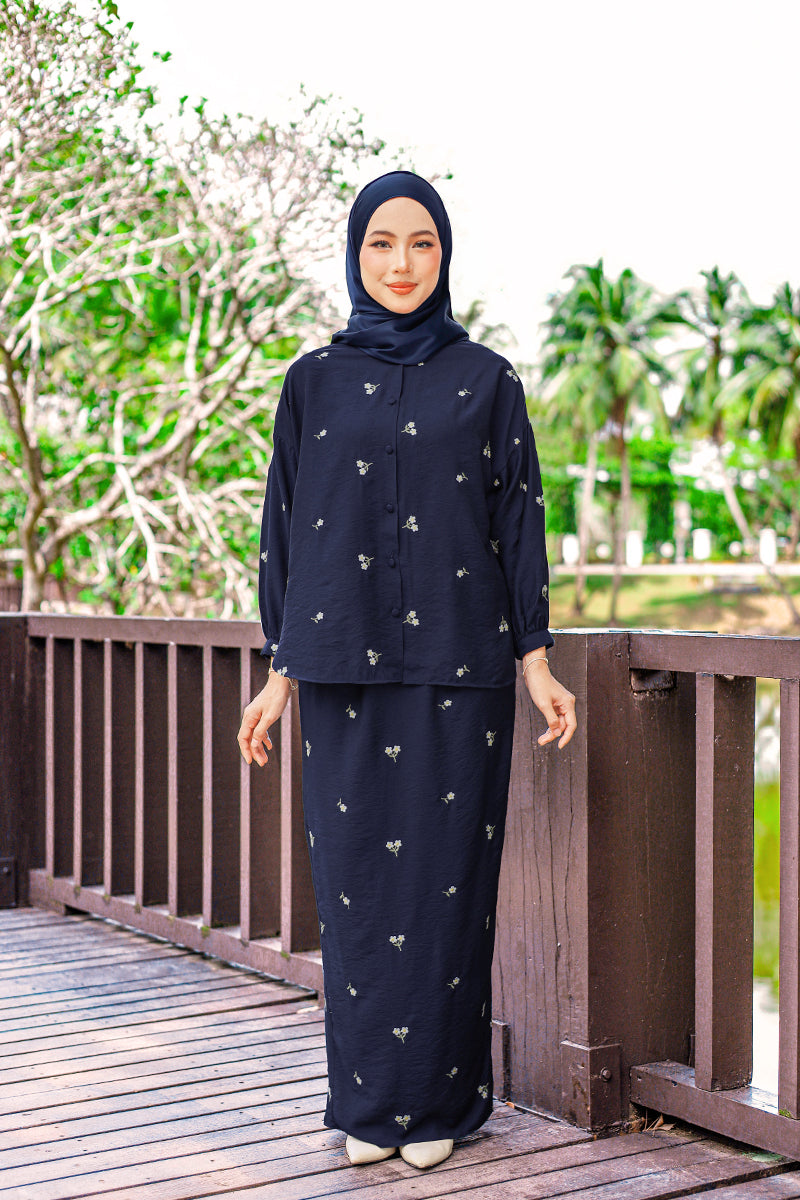 KAPAS LEESA 06 - Navy Blue