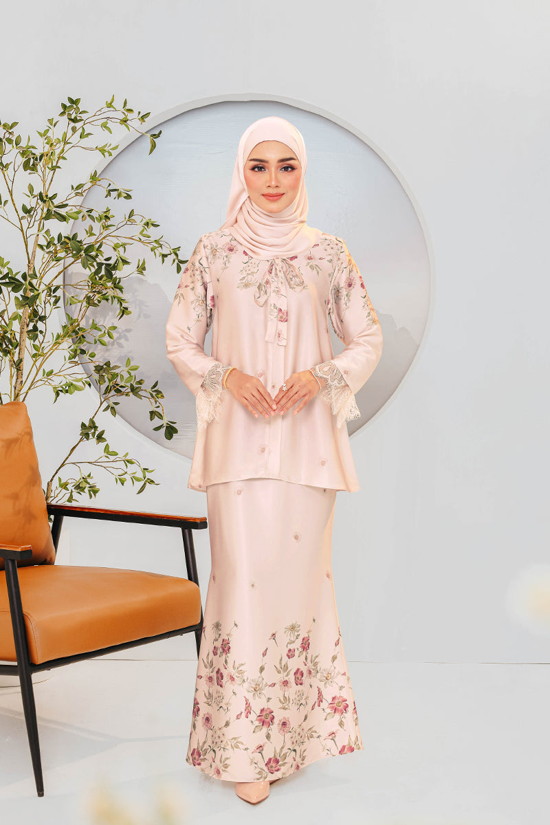 KASEH NURI 01 - Almond