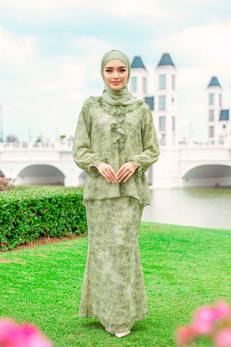 MANES TIARA 01 - Green Tea